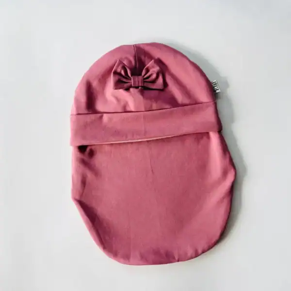 Tume vanaroosa lipsuga