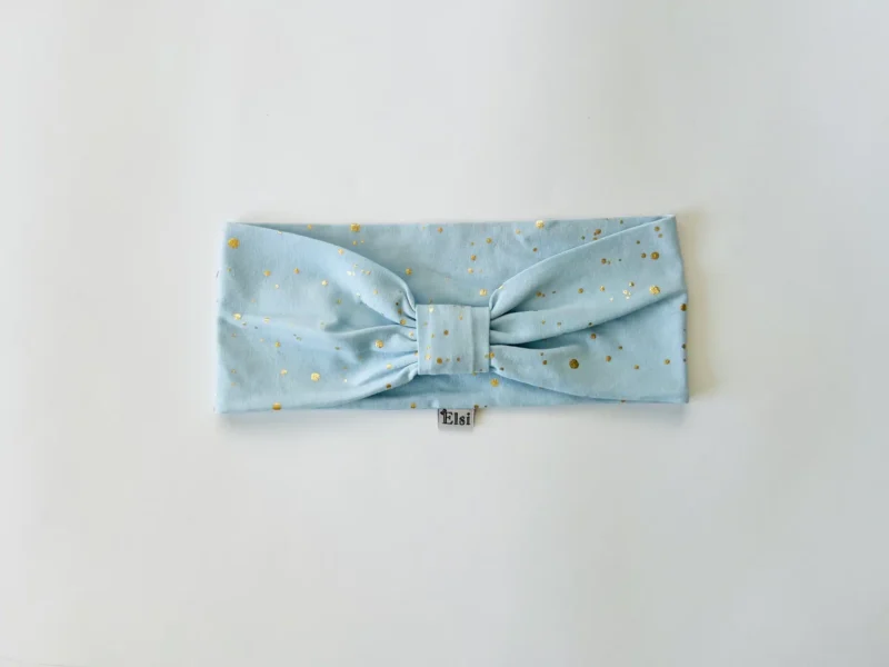 Helesinisel kuldsed täpid2