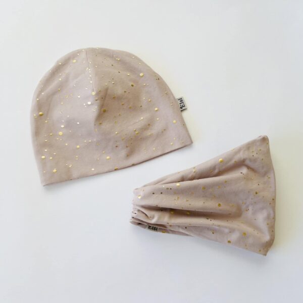 Beežil kuldsed täpid