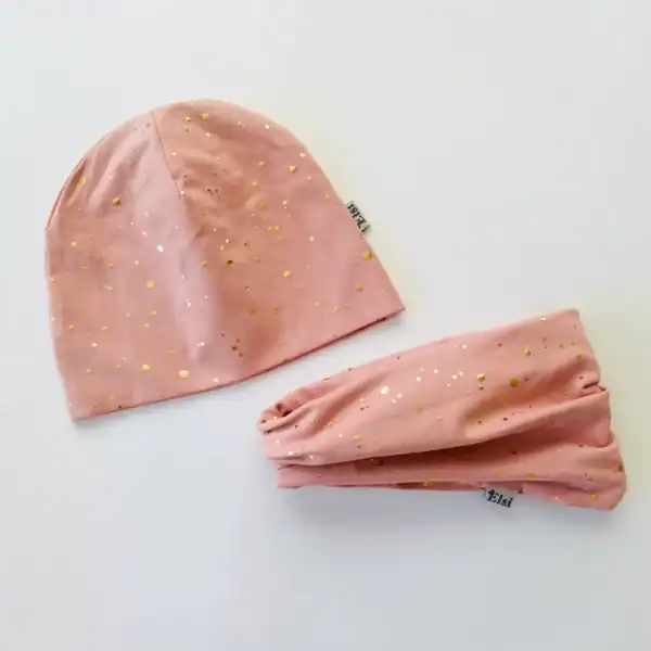 Vanaroosal kuldsed täpid