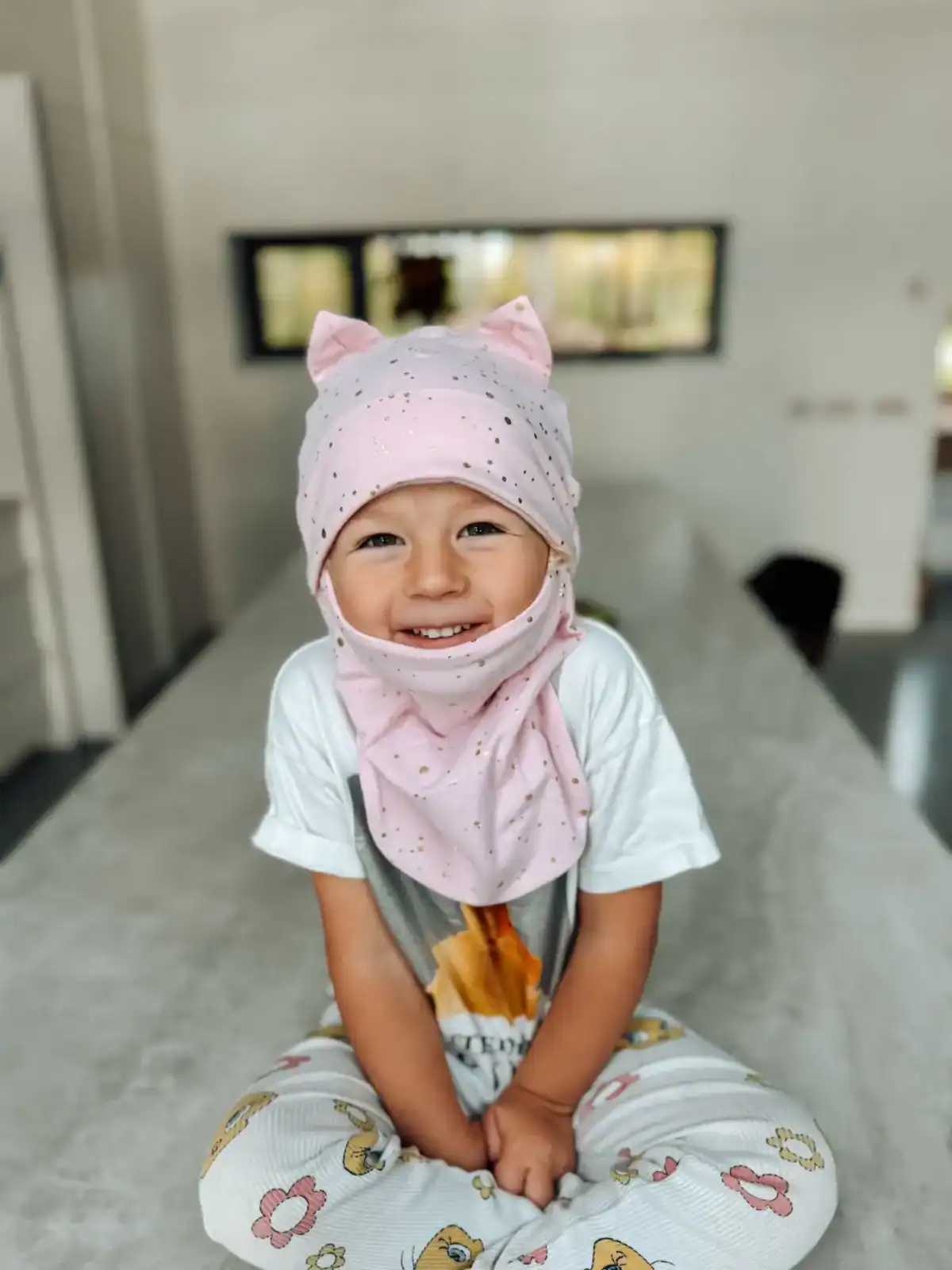 IMG_2113 Vanaroosal kuldsed täpid kõrvadega