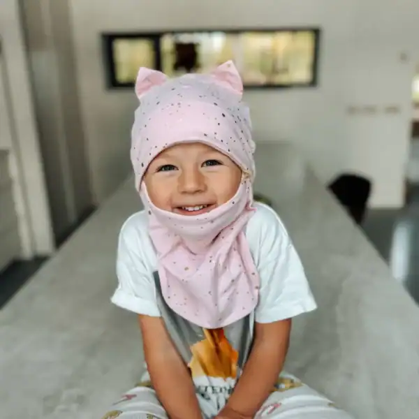 IMG_2113 Roosal kuldsed täpid kõrvadega