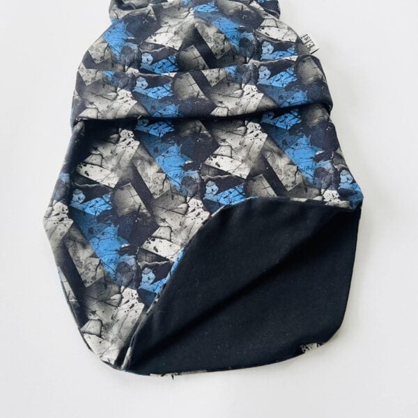 Sini-must-valge kõrvadega