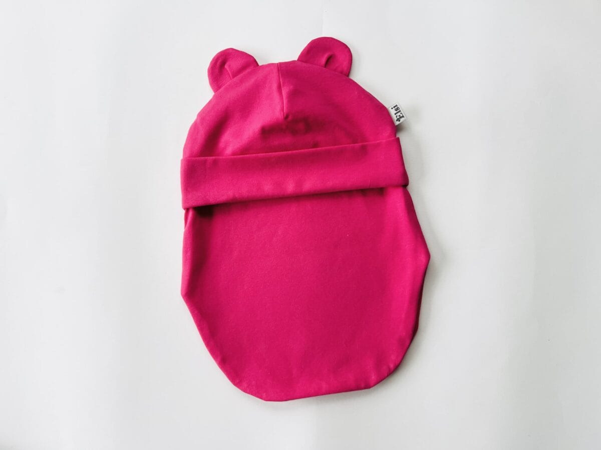 Fuksiaroosa kõrvadega