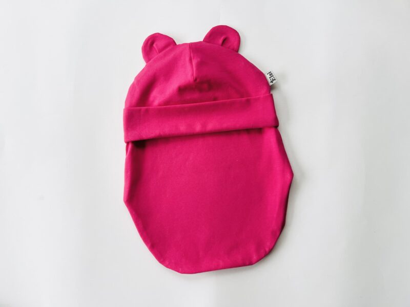 Fuksiaroosa kõrvadega