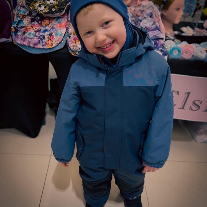 407C1CC7-8DA6-4EA1-9AFB-4D9A8A57C995 (1) Navy sinine kõrvadega