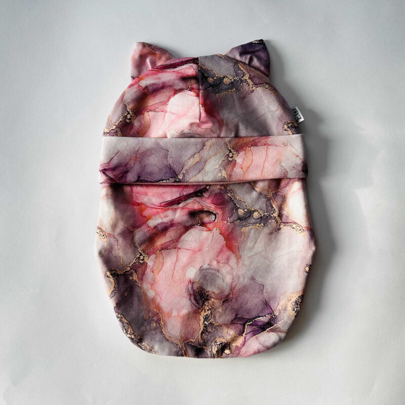 Hallikas-roosad maalingud kõrvadega