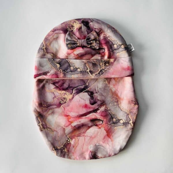 Hallikas-roosad maalingud lipsuga