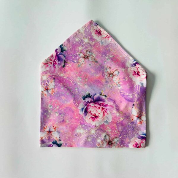 Pearätt liblikad ja pojengid