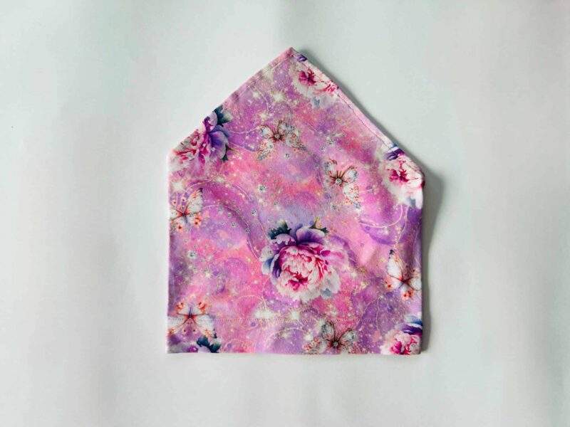 Pearätt liblikad ja pojengid