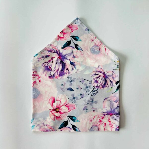 36AAF6E7-81BA-4ED8-AFBF-F7B50EB3ADAC Pearätt helesinisel lilled