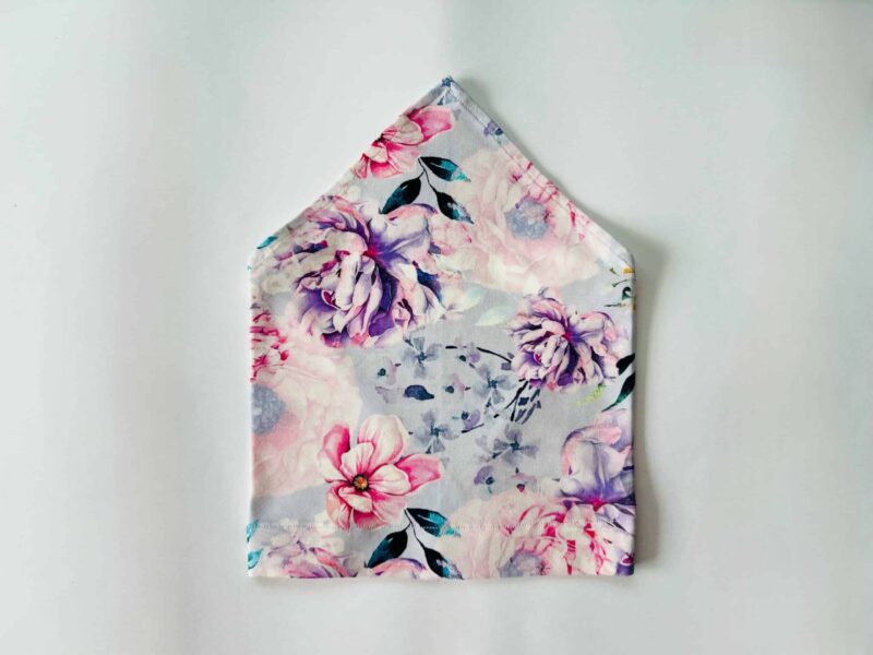 Pearätt helesinisel lilled