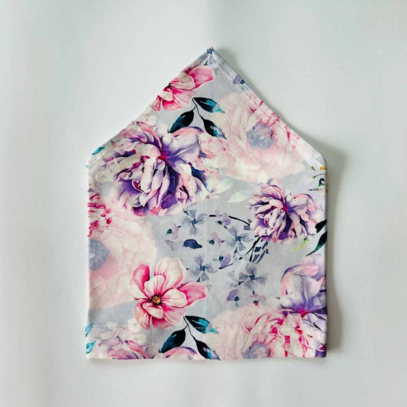 Pearätt helesinisel lilled