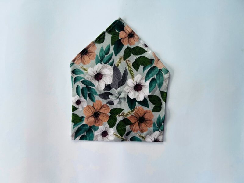 Pearätt tumedad lilled