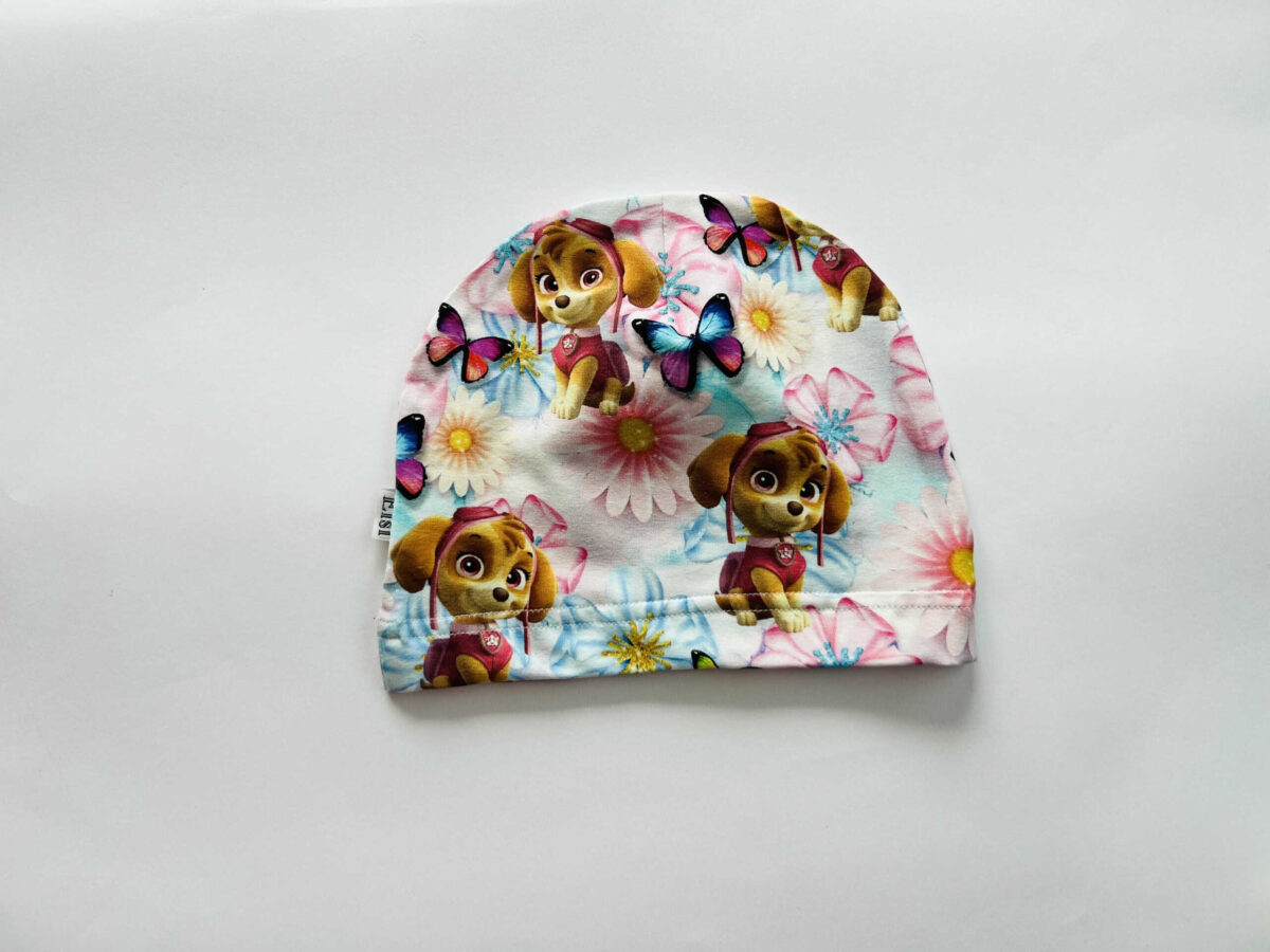 Sky lillede ja liblikatega