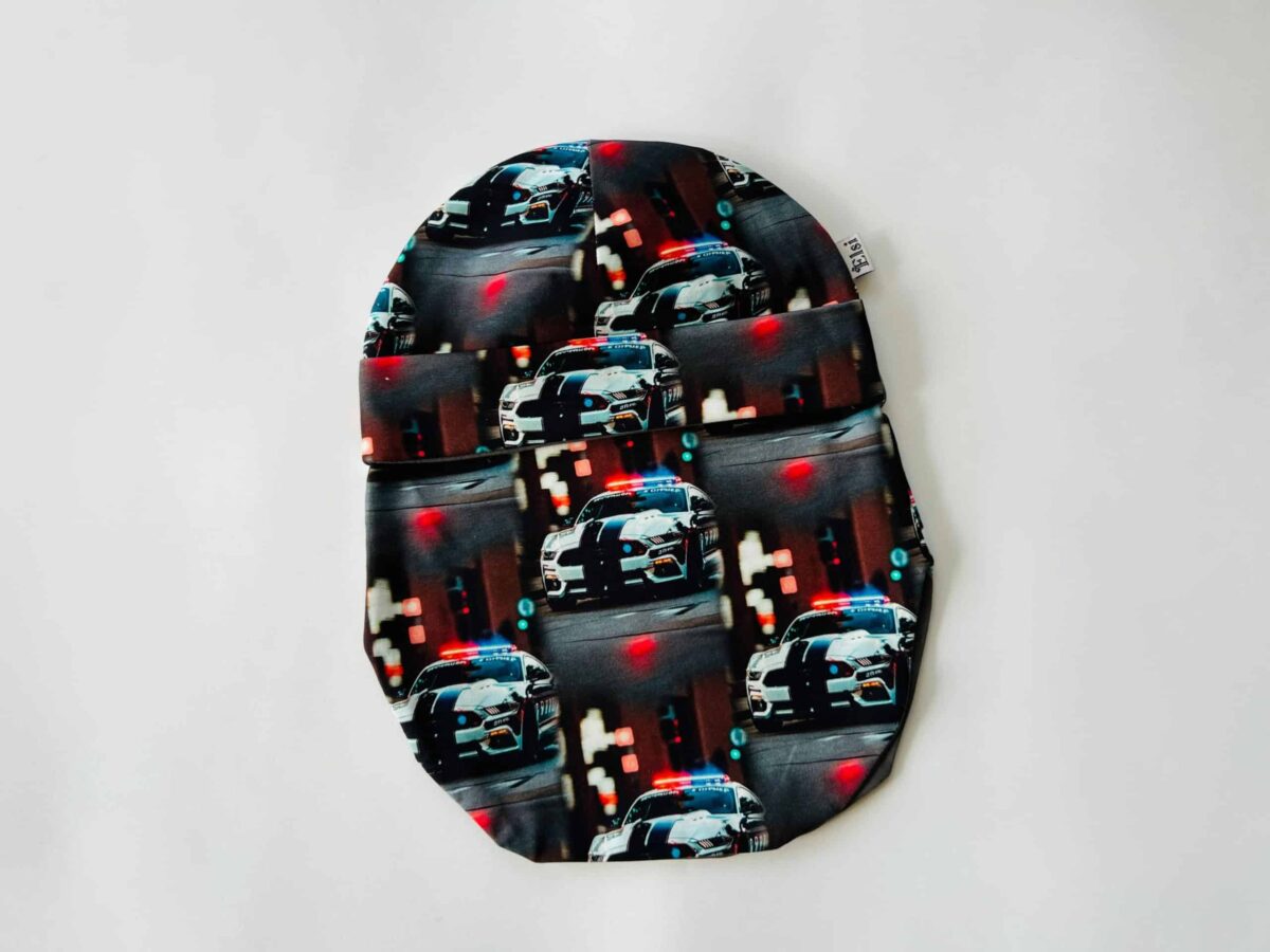 Tuukrimüts politseiautodega poisile