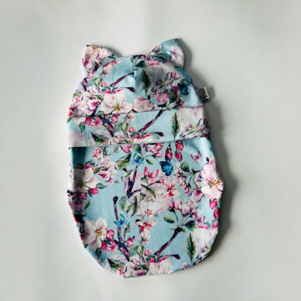 4755F678-F370-409A-BCFC-3CD93A28CC5A Helesinisel õied kõrvadega