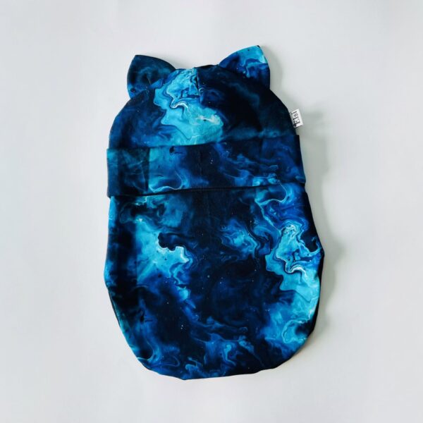 Sinised maalingud kõrvadega