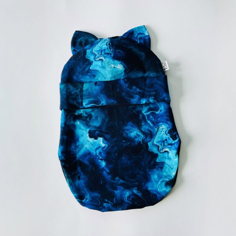 Sinised maalingud kõrvadega