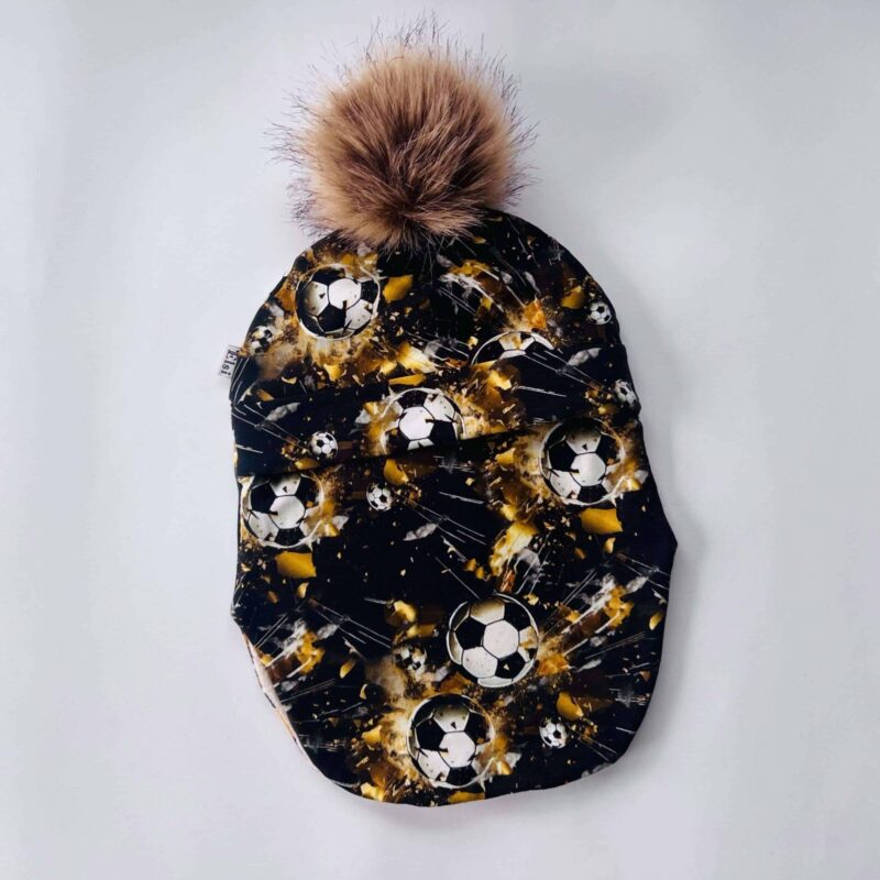 Jalgpallidega tuukrimüts talveks Fliisvoodriga tuukrimüts talveks