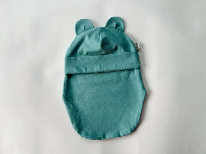 Sinakasroheline kõrvadega