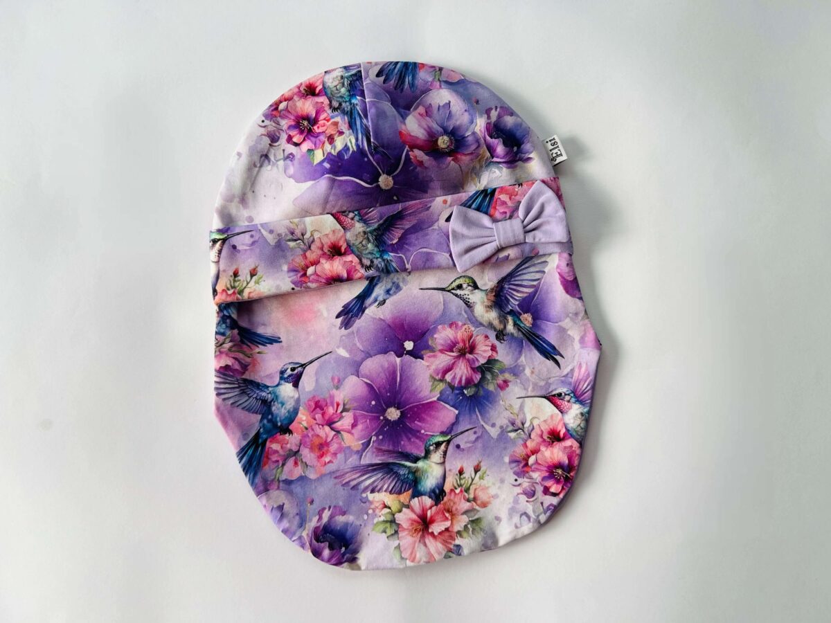 Koolibrid lillal lipsuga