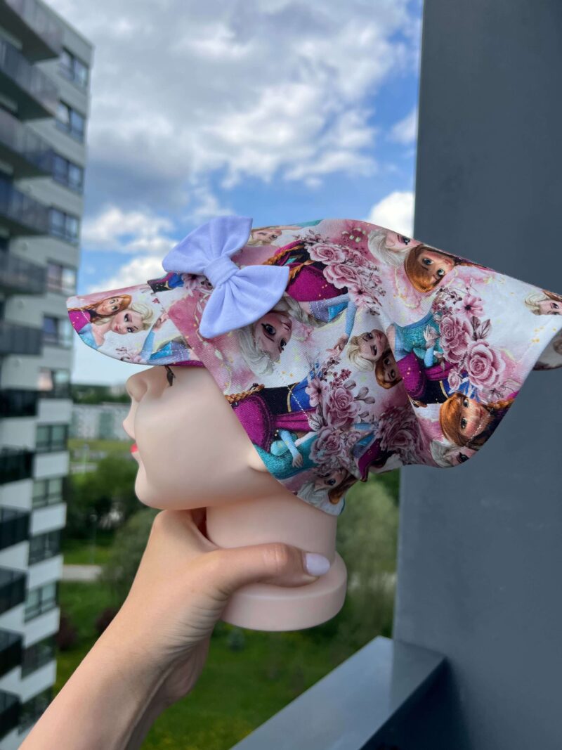 Pearätt Elsa ja Annaga, noka ja lipsuga