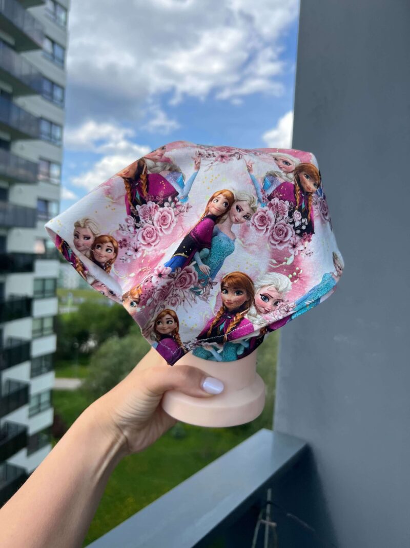 Pearätt Elsa ja Annaga, noka ja lipsuga